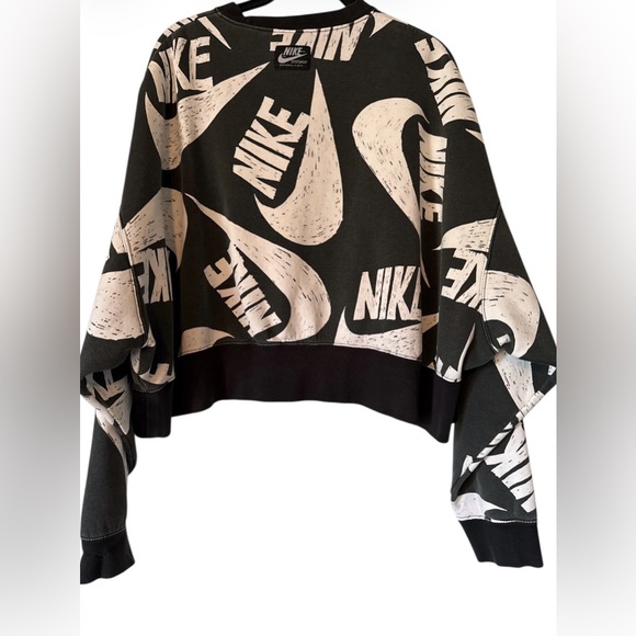 Nike Women Icon Clash Black/White Fleece Crop Crew Pullover - Picture 3 of 7